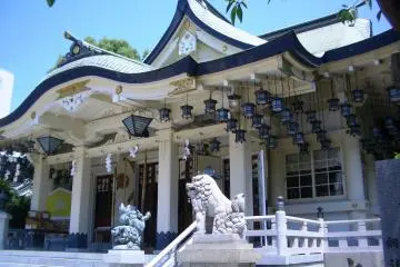 During summer, the lion dances and folk music delight the crowds.
