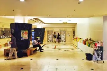 <p>Hotel lobby with an assortment of souvenirs for sale.</p>