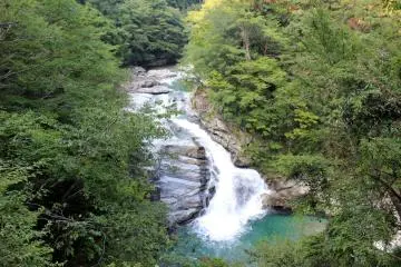 <p>The Odai no Taki Waterfall is just one piece of Totsukawa-mura's glorious scenery</p>