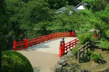 There are eight bridges over the water moats in the park. All bridges are beautiful in different ways at different times of the year.