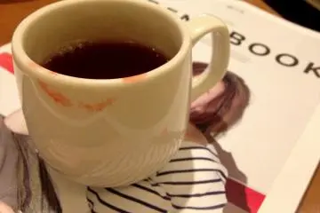 커피와 뜨거운 차도 서빙됬다.