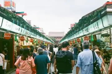 <p>나카미세 거리로 이어집니다.&nbsp;</p>