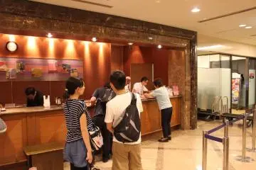 El personal habla inglés y son muy corteses