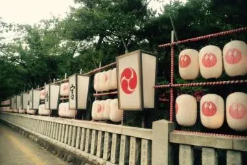 Lanterns at Hachimangu Shrine