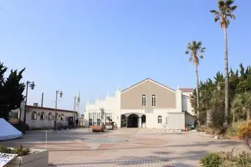 <p>A brief 10-minute walk from the lighthouse is the Portuguese-style Inuboh Station.</p>