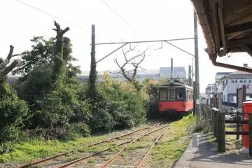 <p>Apparently this railway line has been experiencing a decline in their number of passengers, and as a result, they resorted to selling nure-sembei to subsidize their operations. Fortunately (or unfortunately), they now earn more from selling confectioneries than from train operations. &nbsp;</p>
