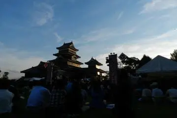 <p>Settling in for the evening's performances</p>