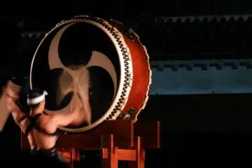<p>A blur of hands; Solo drumming by professional drummer</p>