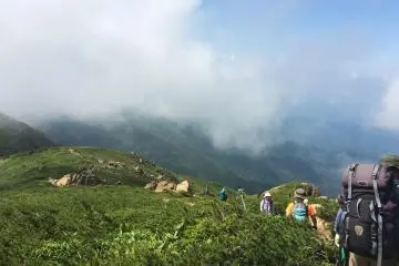 <p>Hikers descend.&nbsp;</p>