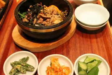 <p>We ate until we dropped, but fortunately, we didn't experience the latter.&nbsp;</p>
