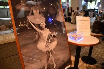 Maya Plisetskaya receiving applause from the audience in&nbsp;Odette's costume from "Swan Lake"