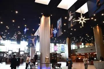 The lobby almost deserted just before the performance began
