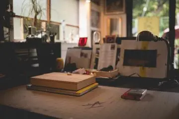 <p>Frank's own work area</p>