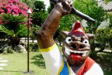 Another shisa-drummer (Photo: Olga Kaneda)