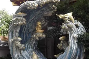 <p>Another statue of a deity</p>