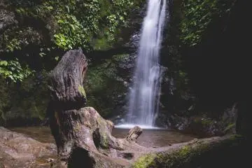 <p>Tempat yang cukup indah, sayangnya cukup berbahaya jika ingin mengambil gambar</p>