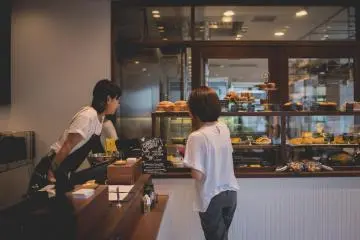 <p>Friendly and helpful service</p>