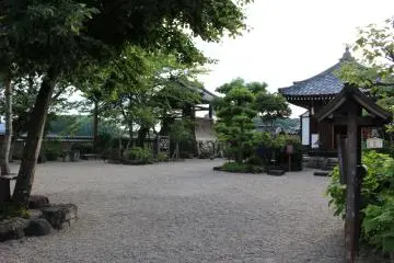 <p>The yard of Asuka Temple</p>