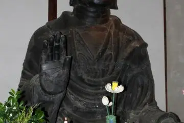 <p>From the right. Can you see the eyes and&nbsp; feel the Buddha's welcome?</p>