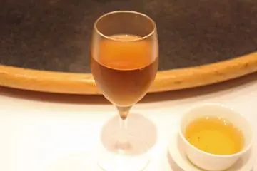<p>The yakuzew drink and some jasmine tea</p>