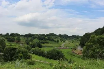 <p>A wide angle looking back</p>