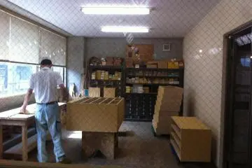 <p>Craftsman at work</p>