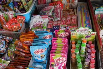 <p>Makanan ringan yang murah</p>
