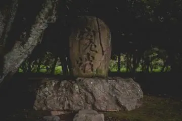 <p>Tomb stone</p>