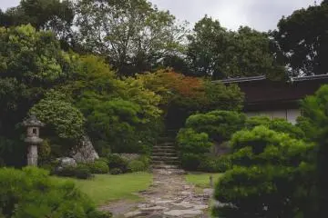 <p>Pathway into one of the first gardens</p>