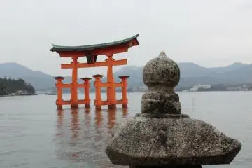 <p>เสา Otorii&nbsp;</p>