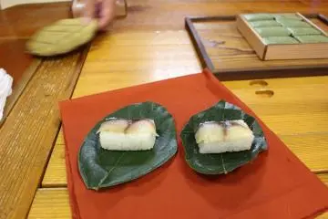 <p>Mackerel kakinohazushi</p>