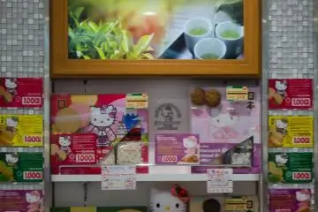 Halal-Snacks Shopping at Laox Store