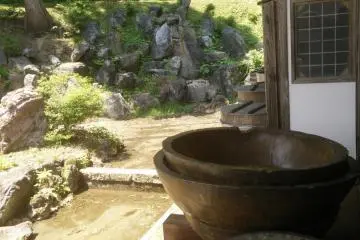 The miso that is still made at the temple is famous. You can try it in the main reception room, and buy pots to take away. The equipment that is used to make it is on display outside the temple.