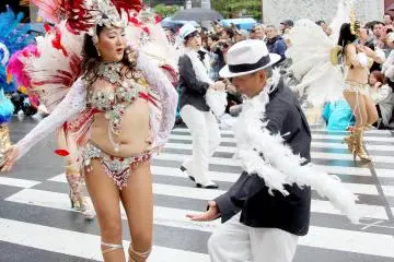 There was also some more classic costumes for men which were dancing with very samba inspired costumed women at the show.&nbsp;