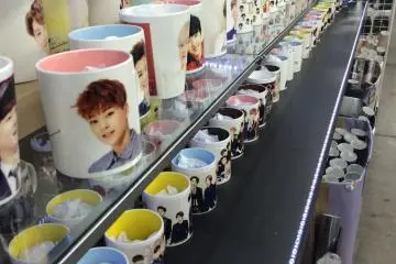 Consigue una taza con tu miembro favorito de K-Pop en ella