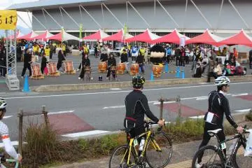 <p>Events and festivities at the starting and staging area in Uda</p>