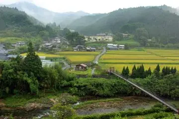 <p>Between the second and third aid stations in Soni-mura</p>
