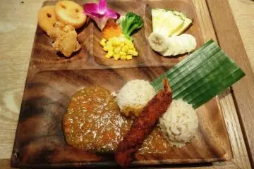<p>A curry kids' set</p>
