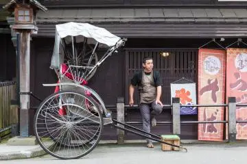 <p>Becak dapat membawa Anda melewati jalanan Takayama</p>