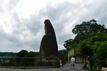 The observation deck behind the statue