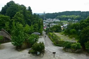 Looking down from the observatory deck behind the statue
