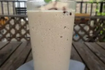 <p>Shakes like this banana chocolate soy combination are quite good for the price</p>