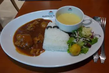 <p>I chose Moomin-shaped rice for the family plate</p>