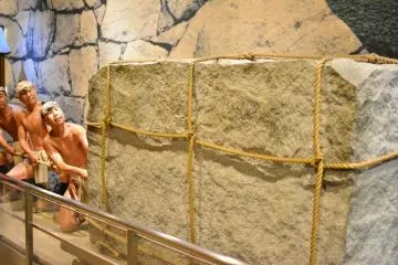 <p>This is how they move stones from one point to another to build the castle walls</p>