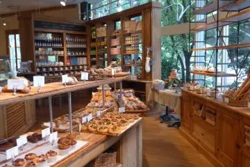 Break Bread at Le Pain Quotidien