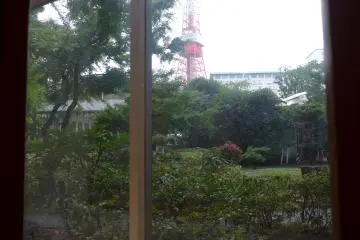 <p>You can even spot Tokyo Tower from the windows.</p>