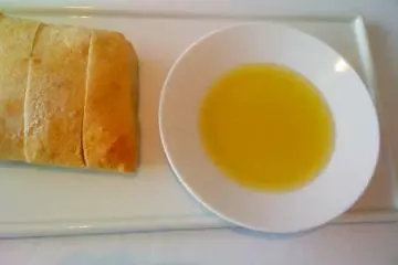 포카치아와 올리브오일