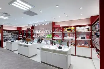 <p>Toko pusat Laox di Shinjuku: produk kecantikan dan perawatan rambut</p>