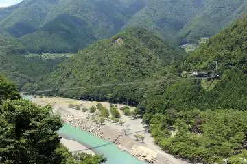 <p>The Tanize no Tsuribashi from just north of the Tanize entrance</p>