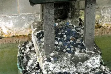 <p>Don't forget to remove jewelry before entering hot springs, or it may end up as black as these coins!</p>